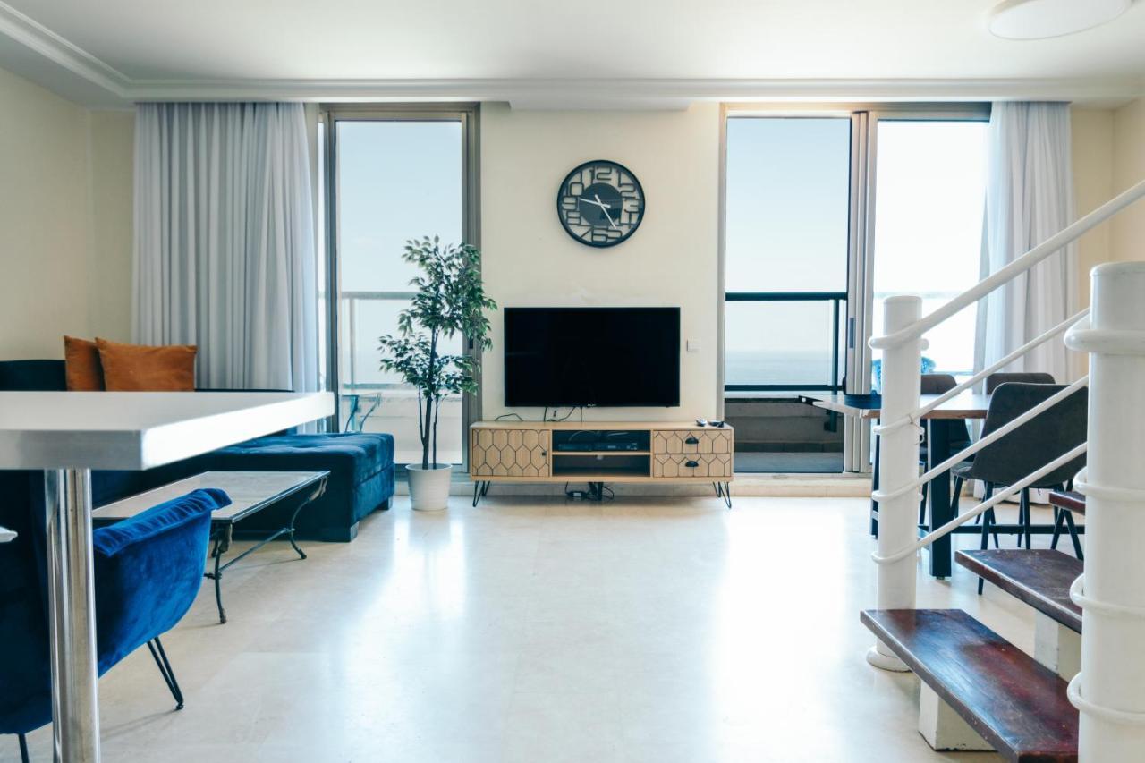 Almog Beach Apt Hotel מלון דירות אלמוג ביץ' 하이파 외부 사진