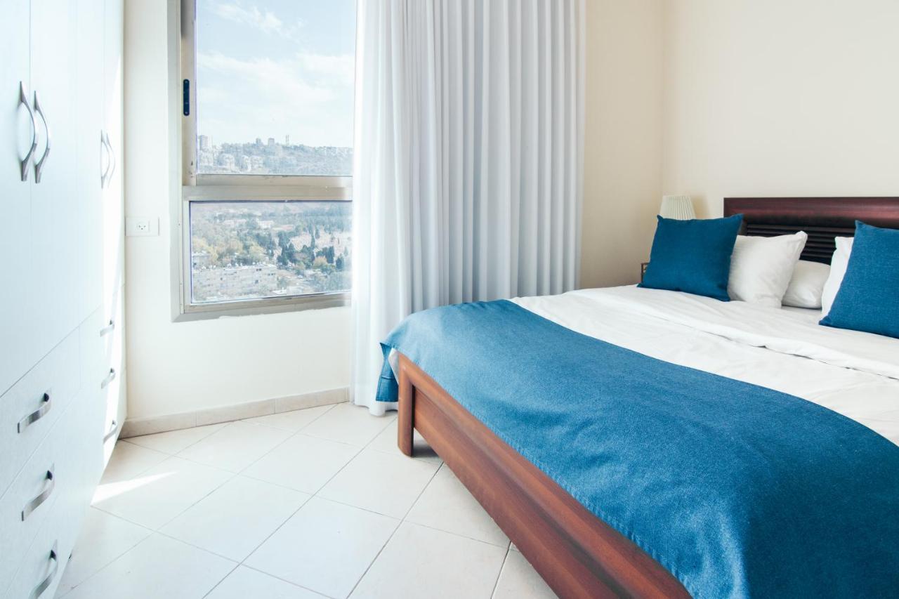 Almog Beach Apt Hotel מלון דירות אלמוג ביץ' 하이파 외부 사진