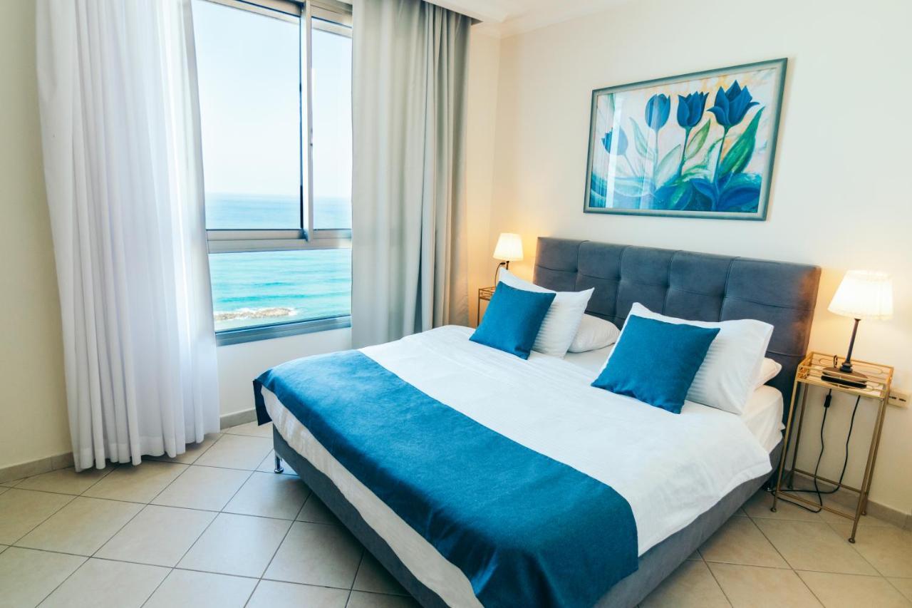 Almog Beach Apt Hotel מלון דירות אלמוג ביץ' 하이파 외부 사진