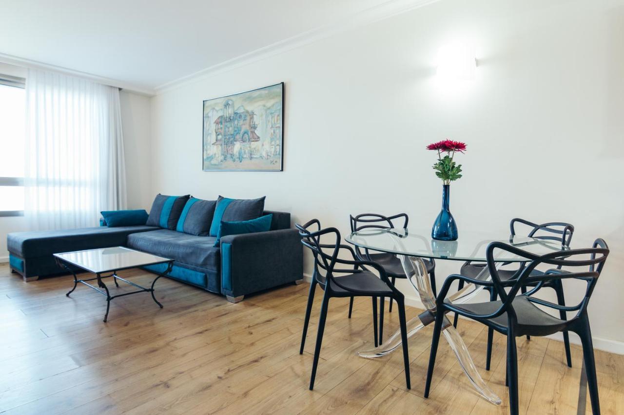 Almog Beach Apt Hotel מלון דירות אלמוג ביץ' 하이파 외부 사진