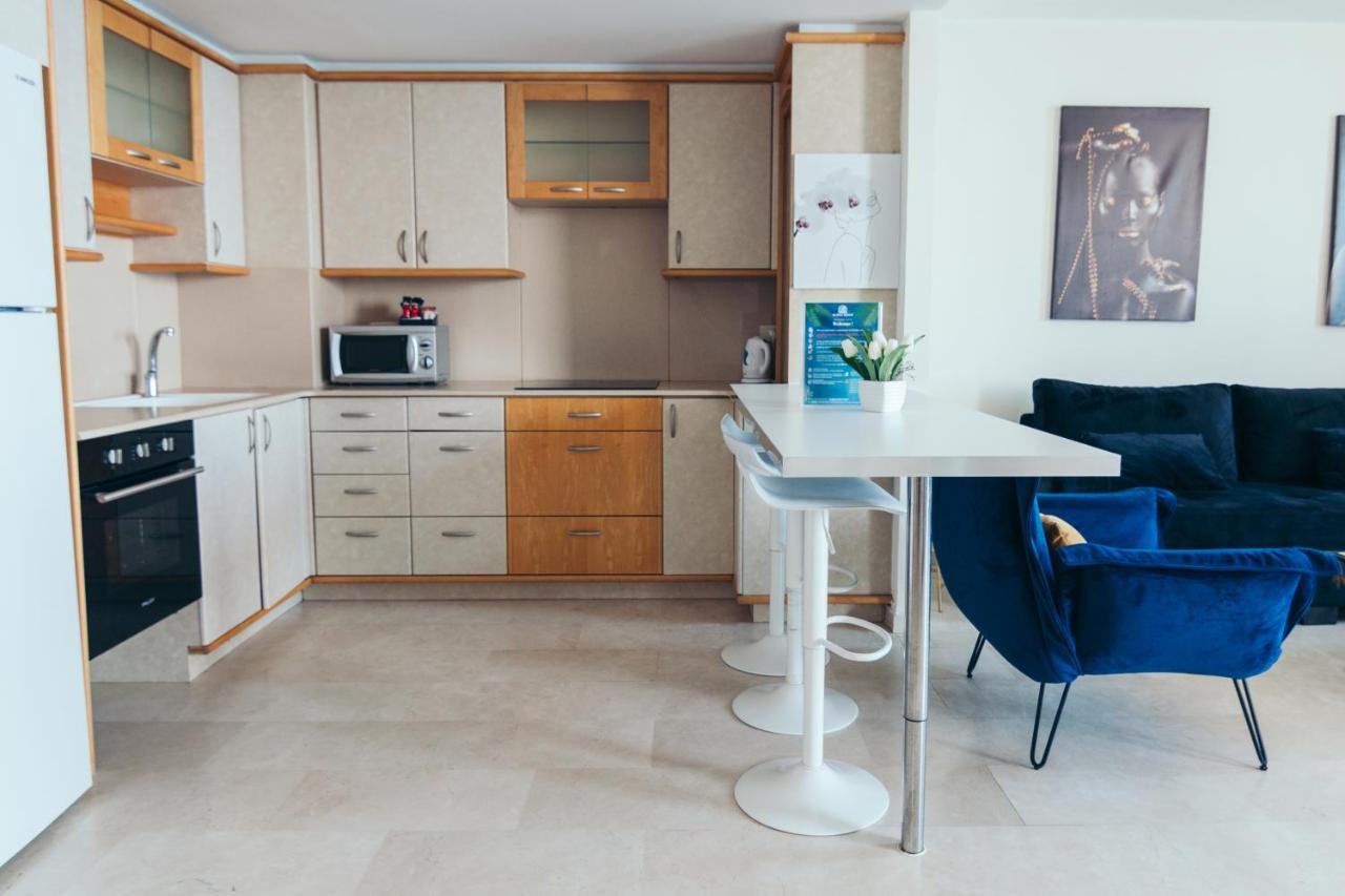 Almog Beach Apt Hotel מלון דירות אלמוג ביץ' 하이파 외부 사진