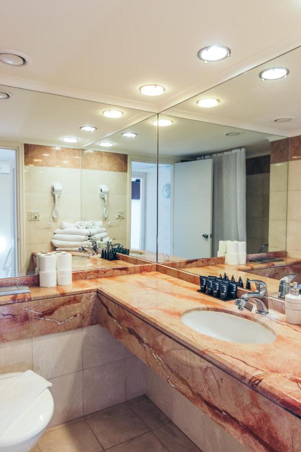 Almog Beach Apt Hotel מלון דירות אלמוג ביץ' 하이파 외부 사진