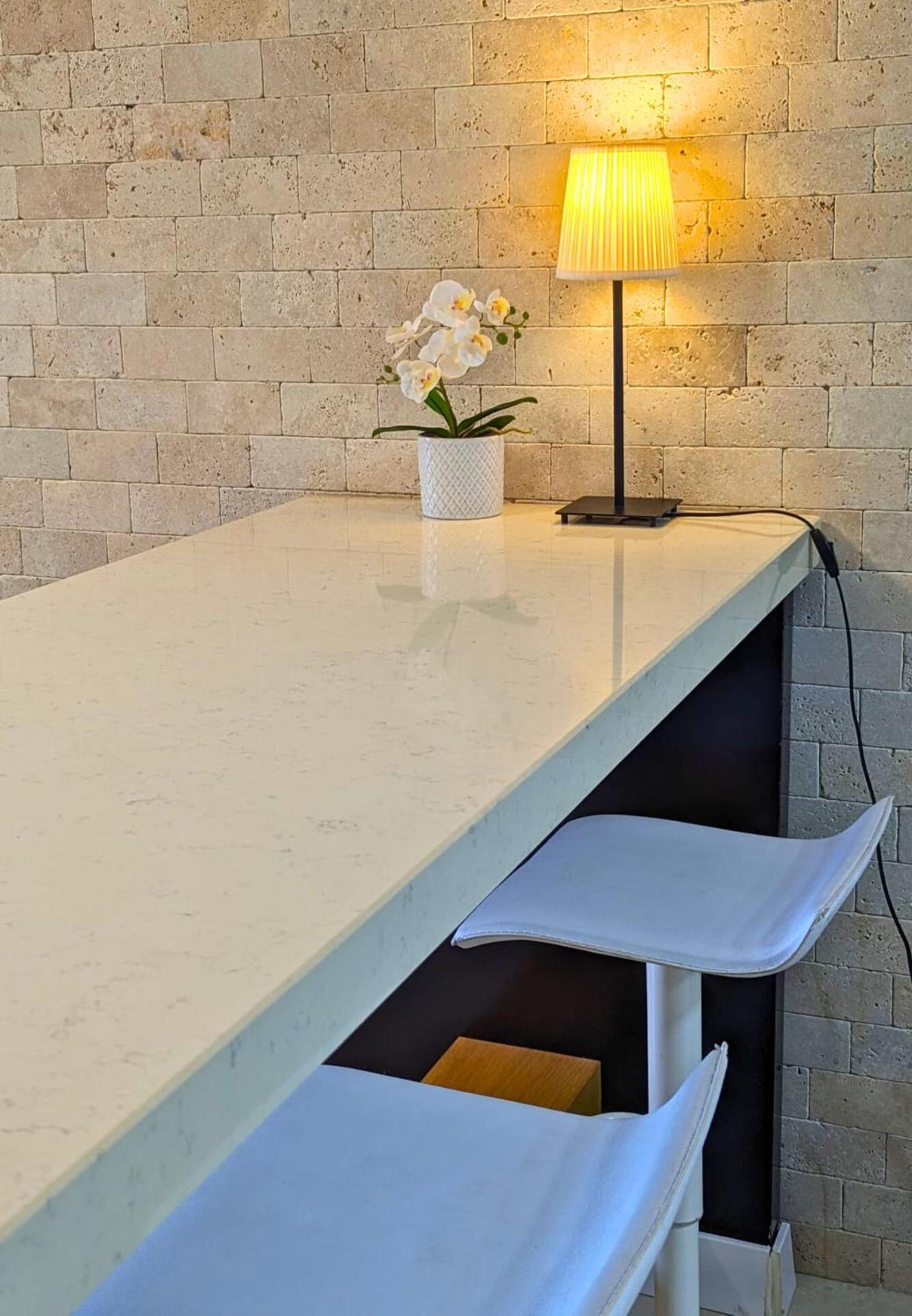 Almog Beach Apt Hotel מלון דירות אלמוג ביץ' 하이파 외부 사진